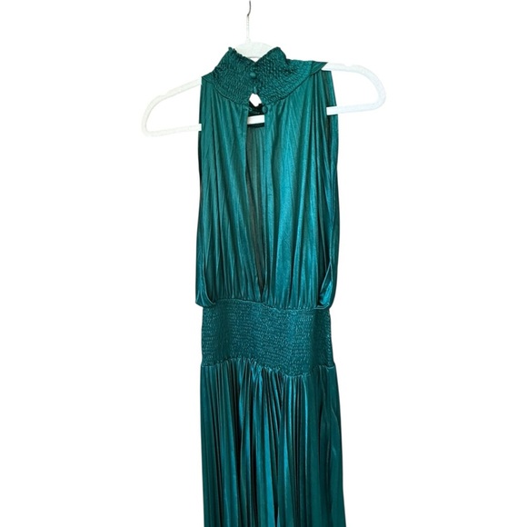 Vici Emerald Green Pleated Maxi Dress - Picture 5 of 6